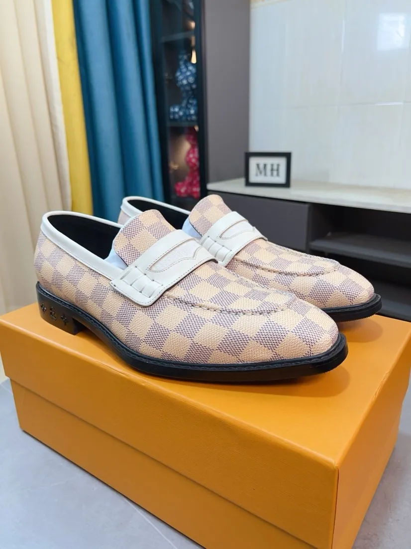Ex-factory price 720🌹🌹High version [LV] Louis Vuitton's popular casual leather shoes🎖Fashionable and elegant🎖🎖Material: Original imported open-edge beaded cowhide, washed cowhide leather lining, original open-molded rubber outsole, high-end and classy, ​​elegant quality, instantly transforming into a handsome man ❤❤Standard\nNumber: 38-44
